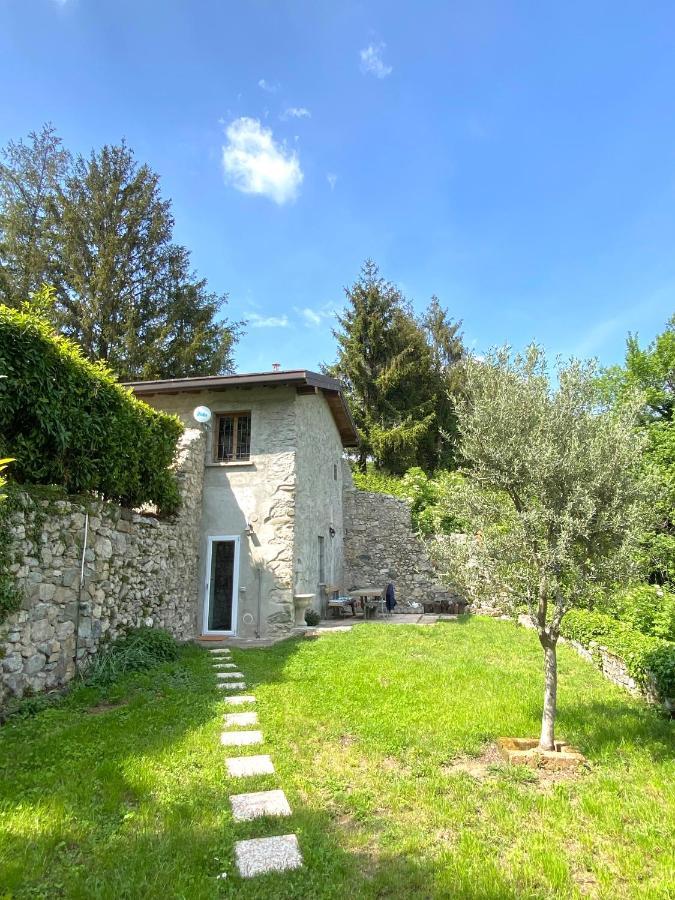 La Dimora Degli Olivi Dependance Villa Galbiate Kültér fotó
